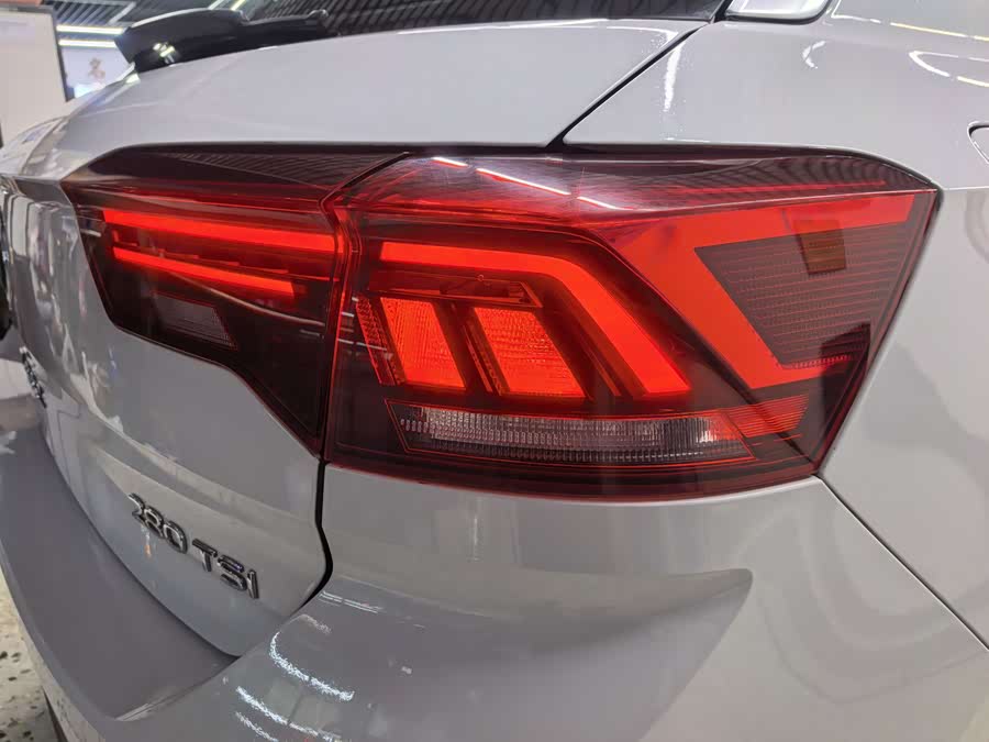 Volkswagen T-Roc 2022 car image #23