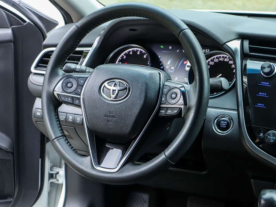 Toyota Camry 2020 car image #23