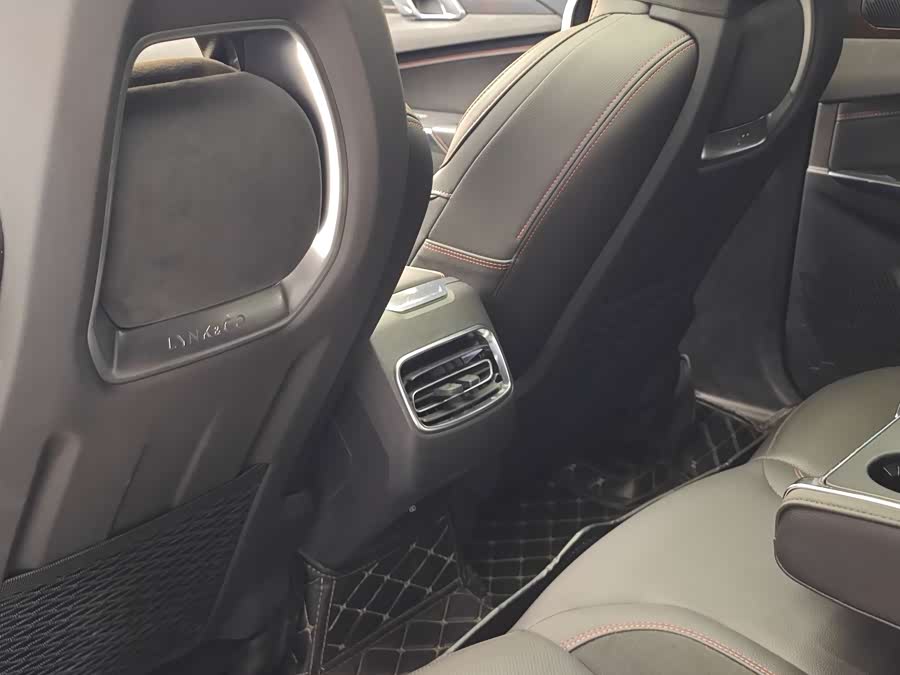 Lynk & Co 02 2019 #23 Lynk & Co 02 2019 car image #23