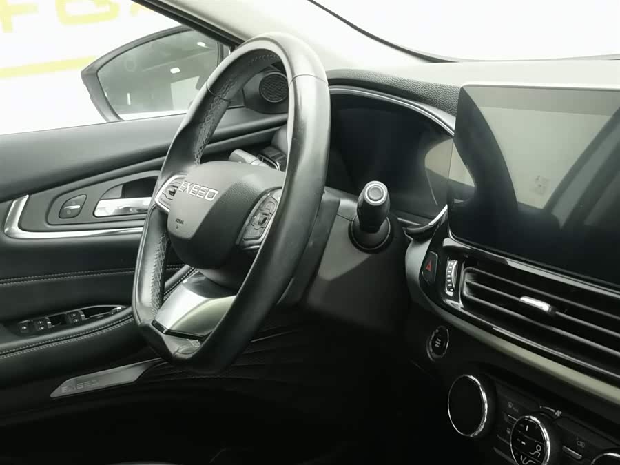 Exceed Lingyun 2019 immagine di auto #23