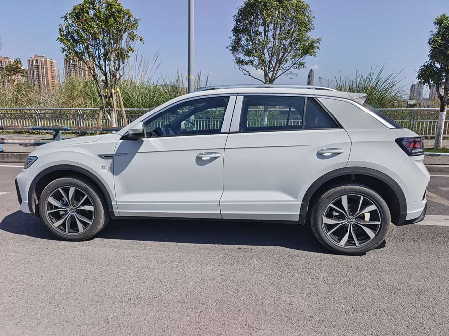 Volkswagen T-Roc 2026 car image #23