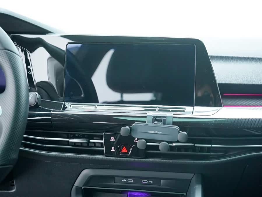 Volkswagen Golf 2022 car image #23