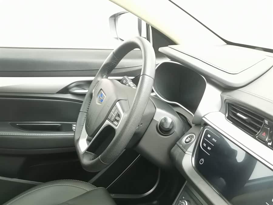GEELY Emgrand 2018 car image #23