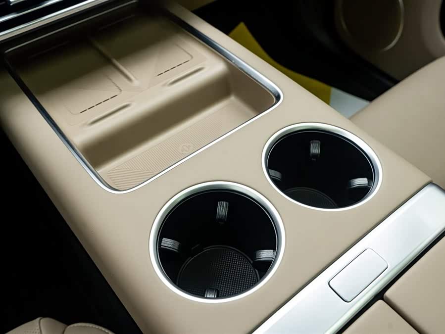 Li L7 2025 immagine di auto #23