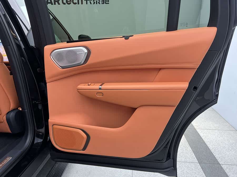 Lynk & Co 900 2025 car image #23