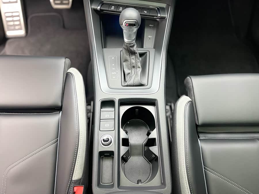 Audi Q3 2023 car image #23
