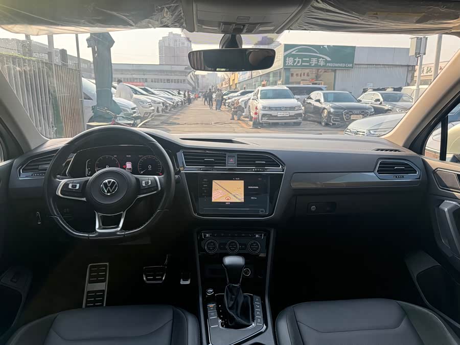 Volkswagen Tiguan L 2021 car image #23