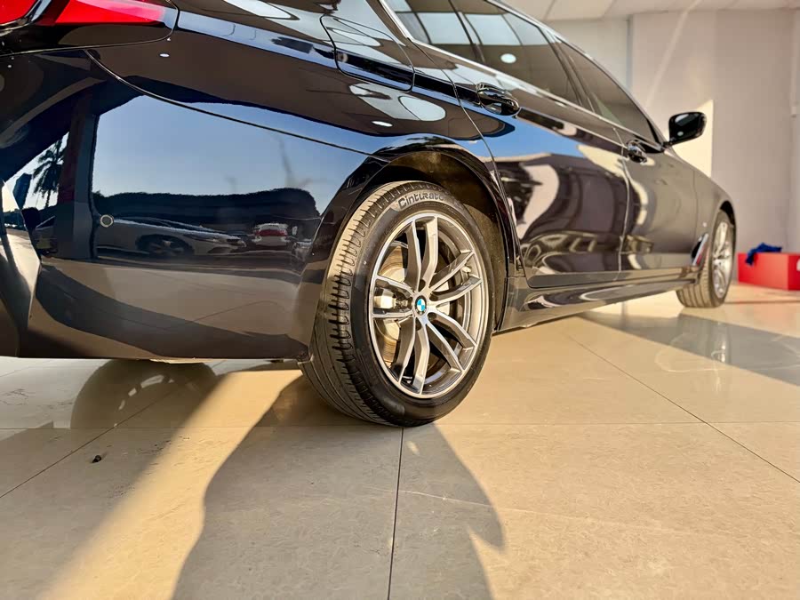 BMW 5 Series 2022 car image #23