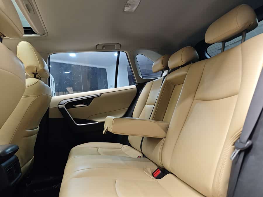 Toyota RAV4 2020 car image #23