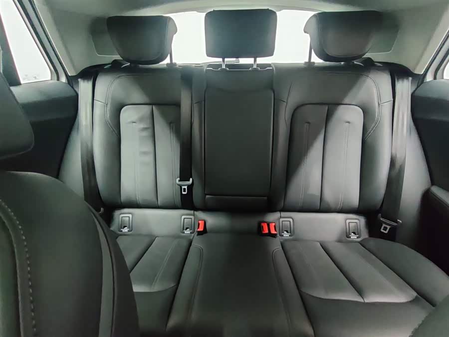 Audi Q2L 2024 صورة سيارة #23