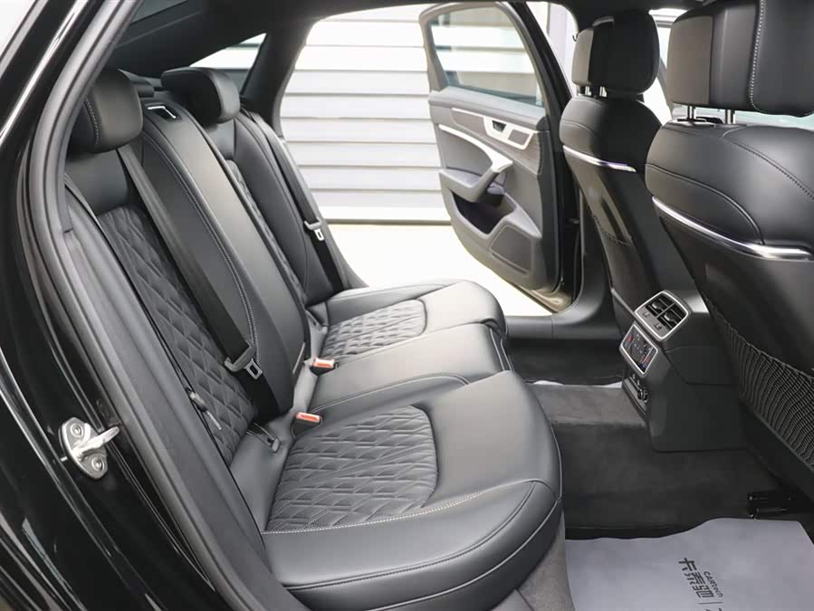 Audi A6L 2025 imagem de carro #23