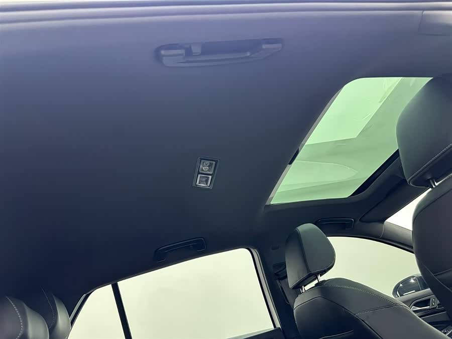 Volkswagen Golf 2020 car image #23