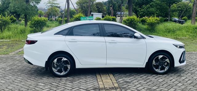 GEELY Emgrand L HiP 2023 immagine di auto #23