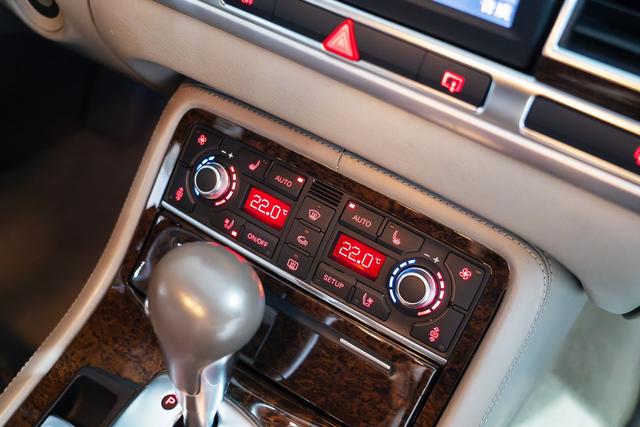 Audi S8 2008 #23 Audi S8 2008 car image #23