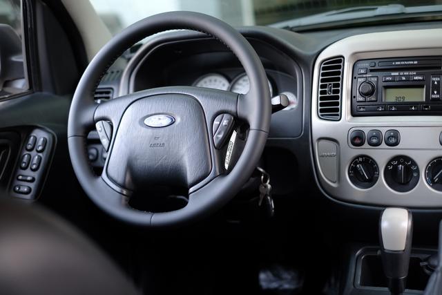 Ford Escape (Imported) 2007 #23 Ford Escape (Imported) 2007 car image #23