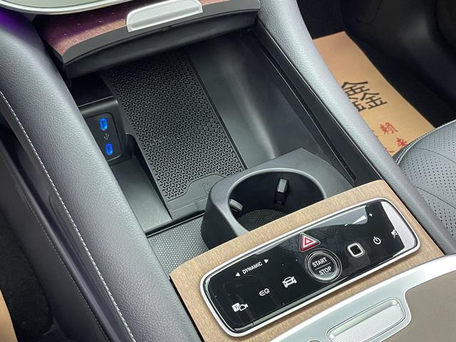 Mercedes-Benz EQS SUV 2025 car image #23