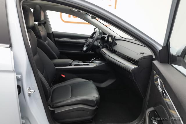 GEELY Emgrand L HiP 2023 car image #23