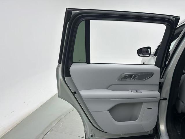 Deepal S09 2025 car image #23