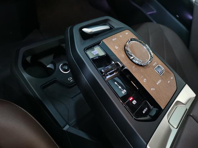 BMW iX 2022 image de voiture #23