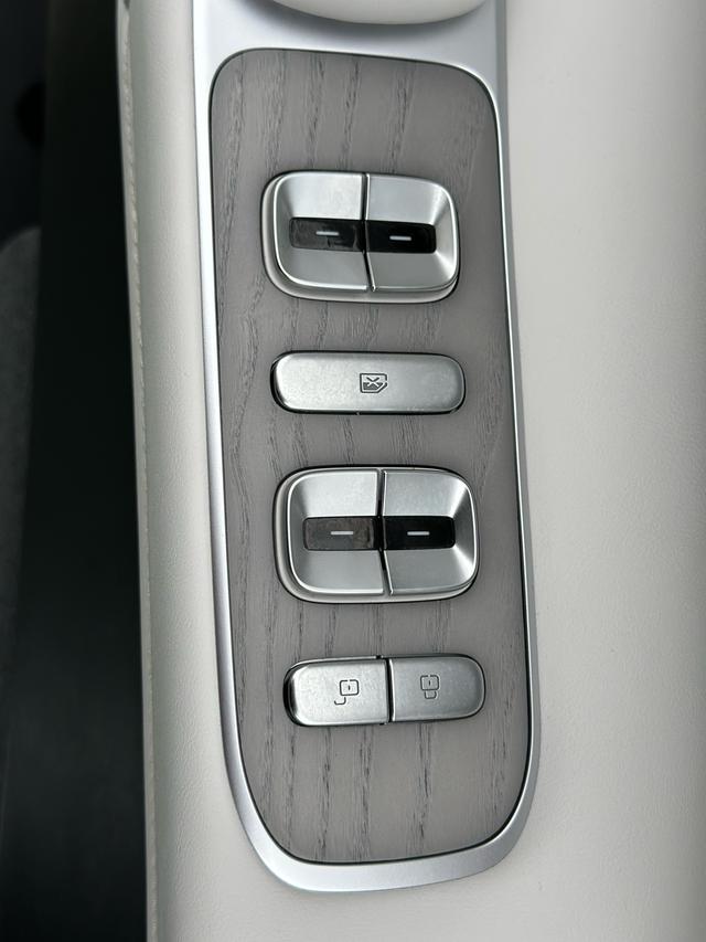 Xpeng X9 2024 #23 Xpeng X9 2024 صورة سيارة #23