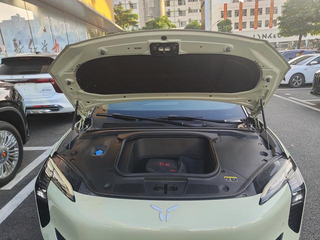 HongQi EH7 2024 car image #23