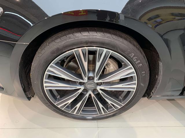 Audi A6L e-tron 2020 immagine di auto #23