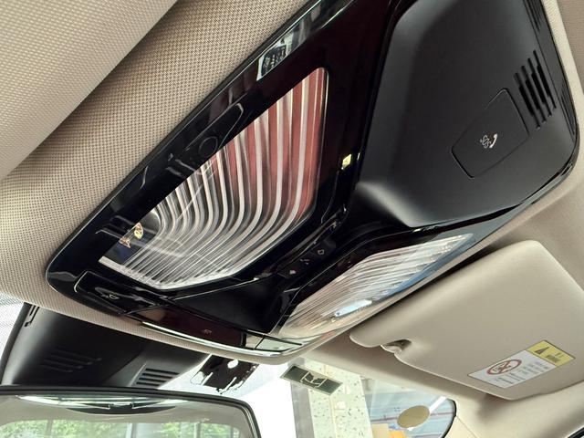 BMW M8 2023 car image #23