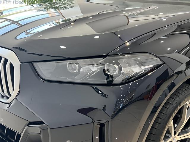 BMW X5 2023 #23 BMW X5 2023 صورة سيارة #23