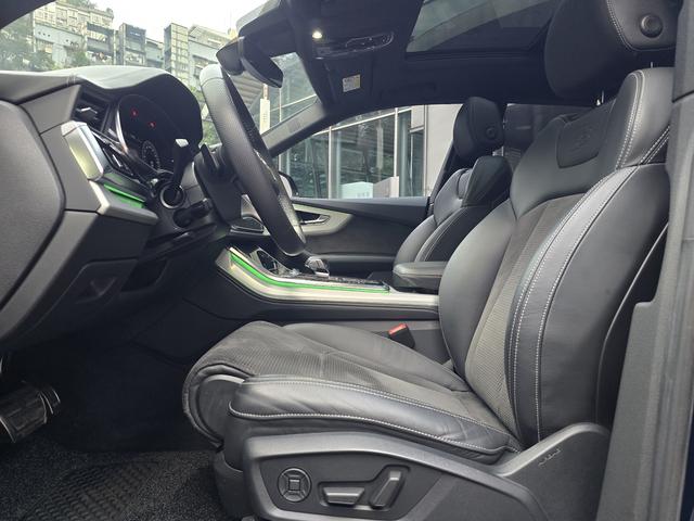 Audi Q8 2020 car image #23