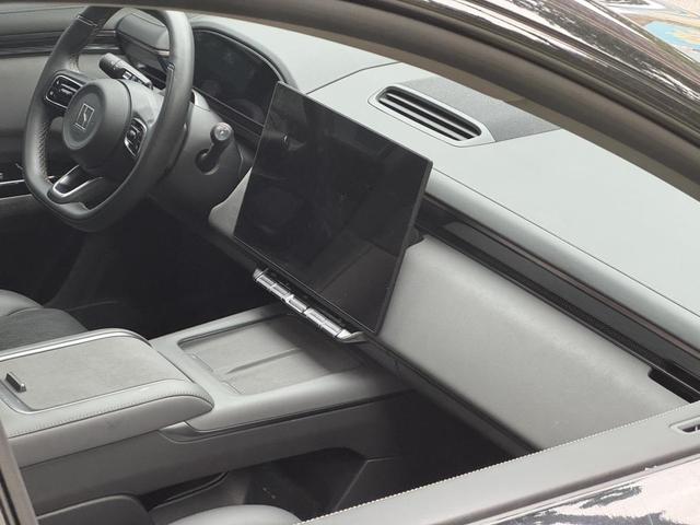 Zeekr 7X 2024 car image #23