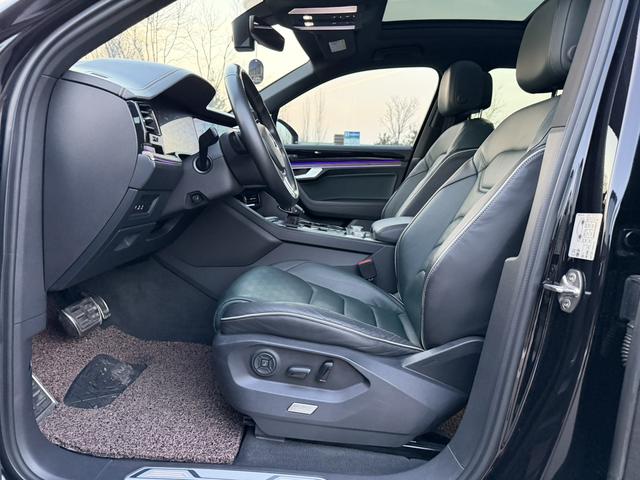 Volkswagen Touareg 2018 car image #23