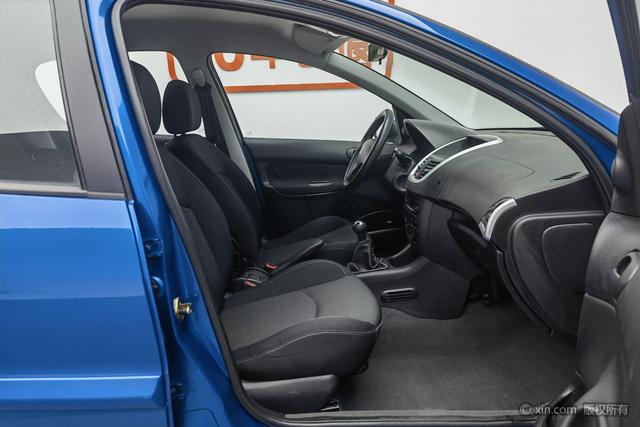 Peugeot 207 2014 car image #23