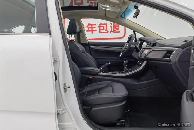 GEELY Emgrand GS 2018 car image #23