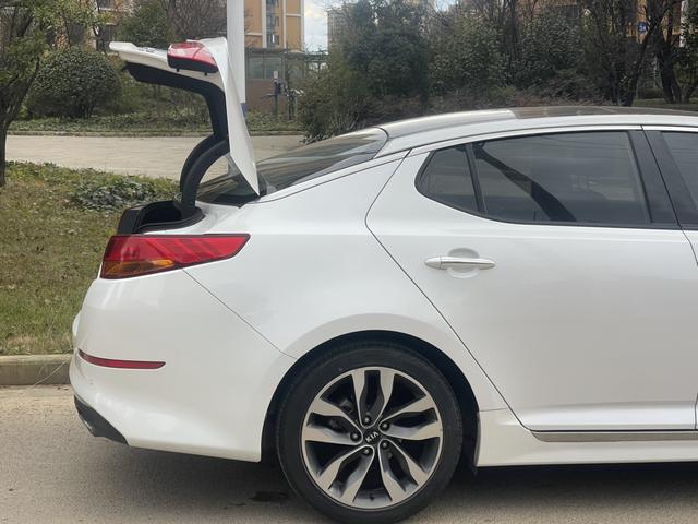 Kia K5 2015 car image #23