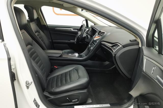 Ford Mondeo 2018 car image #23