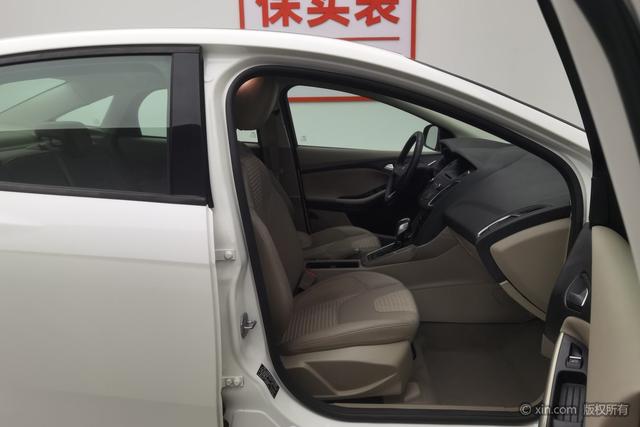 Ford Focus 2015 car image #23