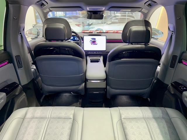 极氪 极氪7X 2024 汽车图片 #23