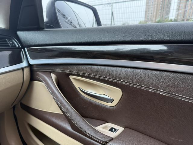 BMW 5 Series 2012 car image #23