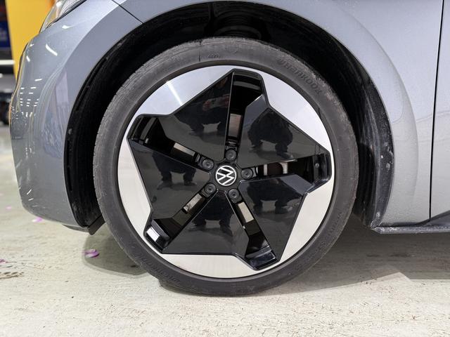 Volkswagen ID.3 2024 car image #23
