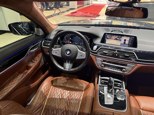 BMW 7 Series 2021 car image #23