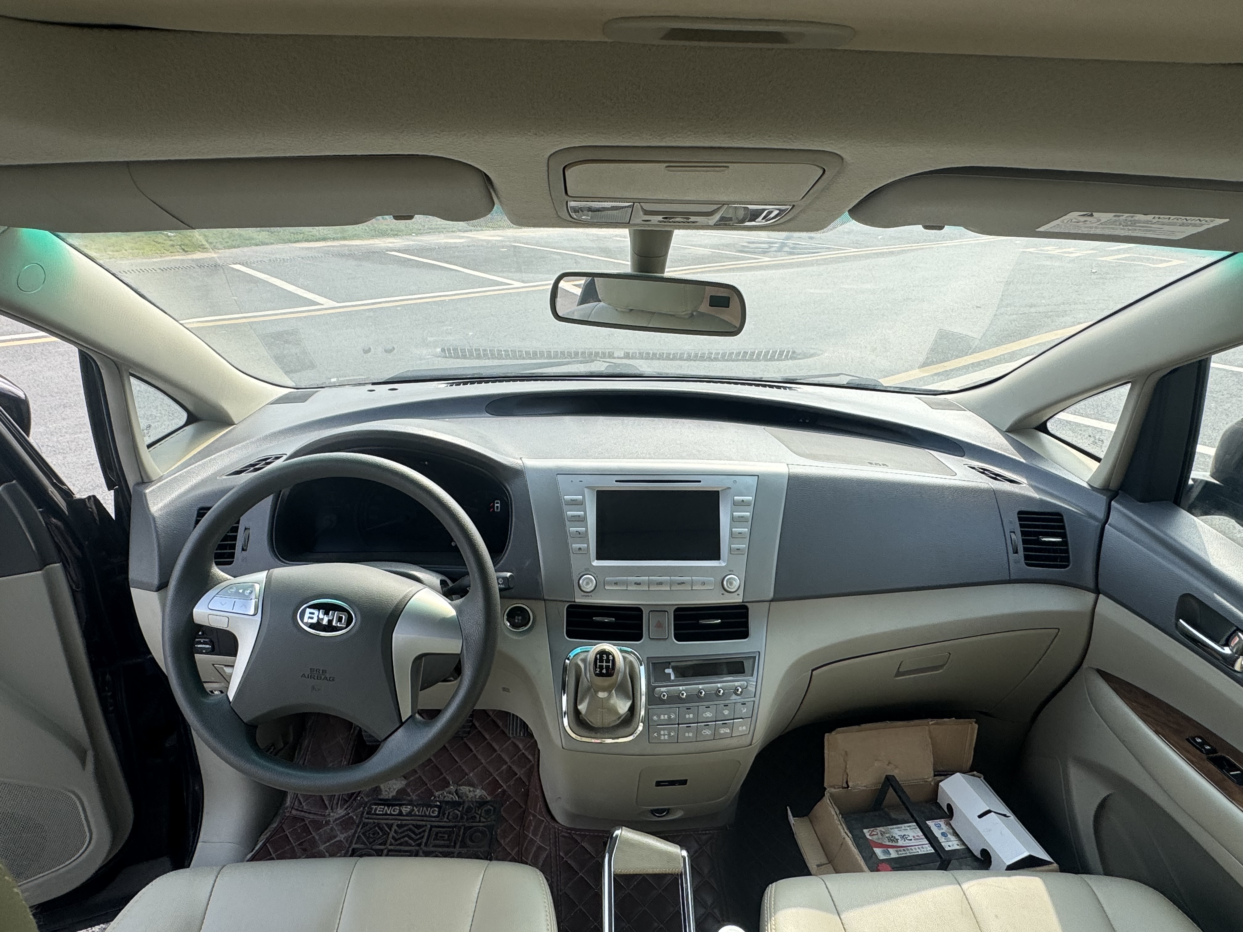 BYD M6 2017 car image #23