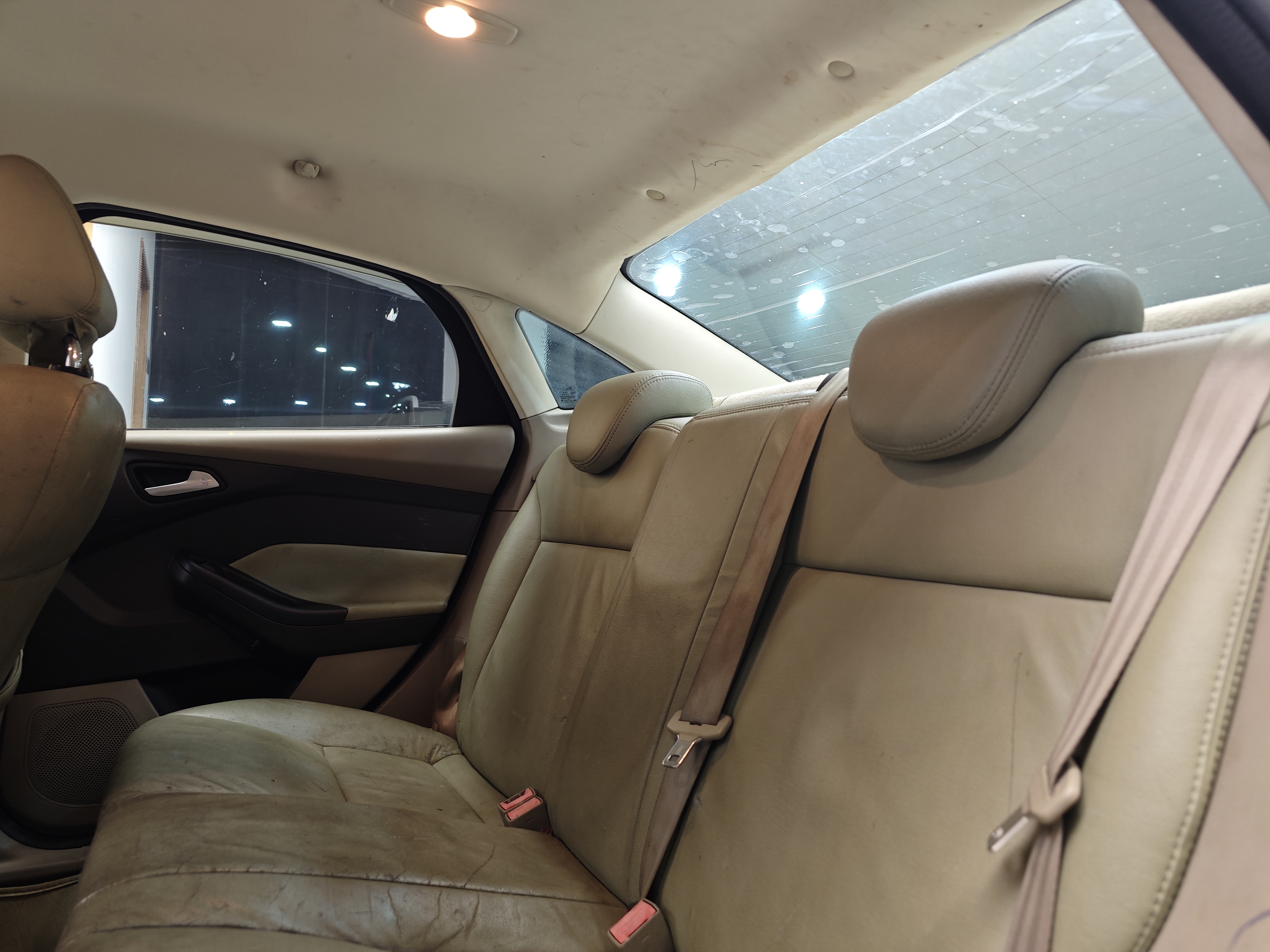 Ford Focus 2014 immagine di auto #23