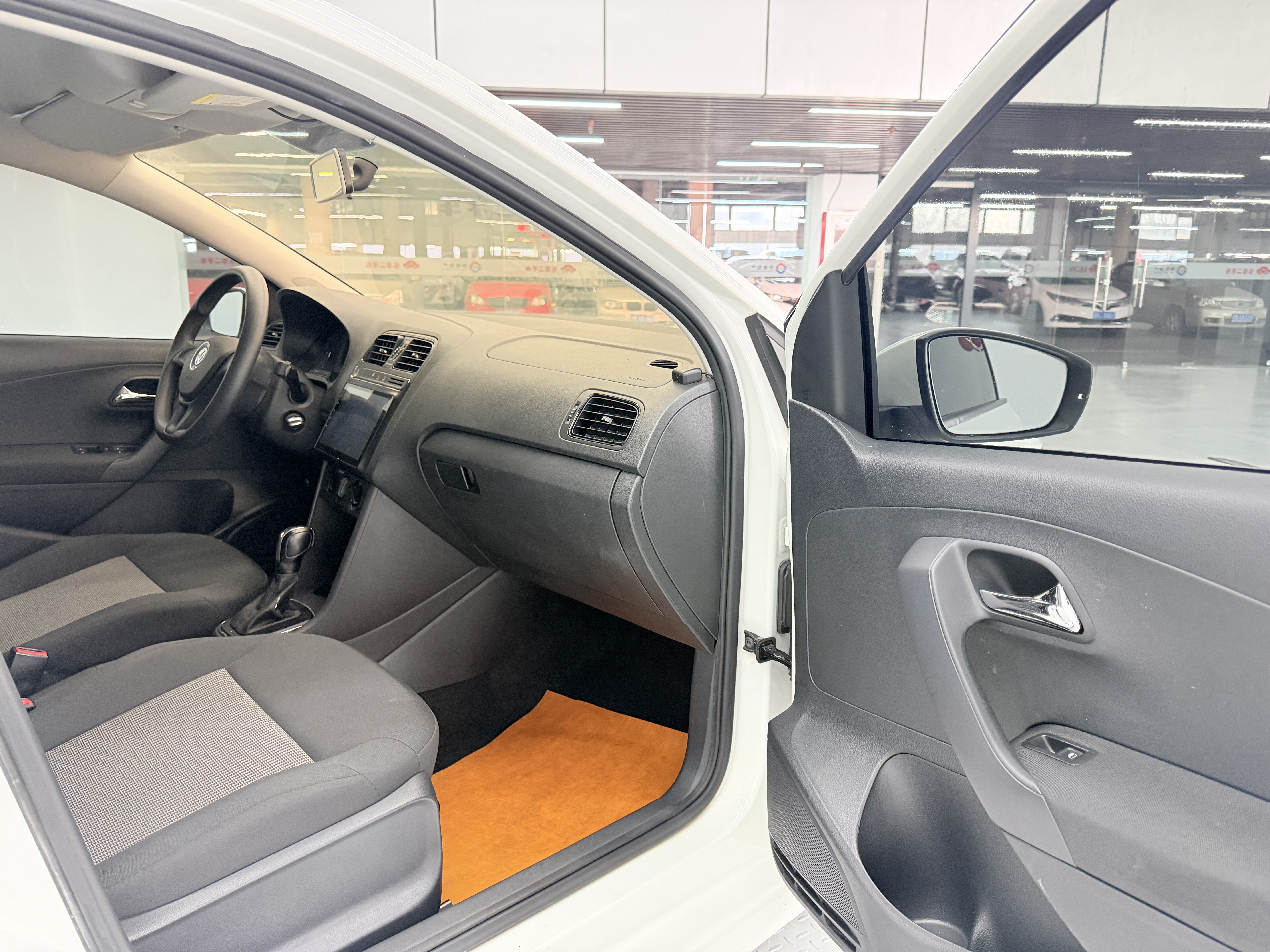 Polo 2018 immagine di auto #23