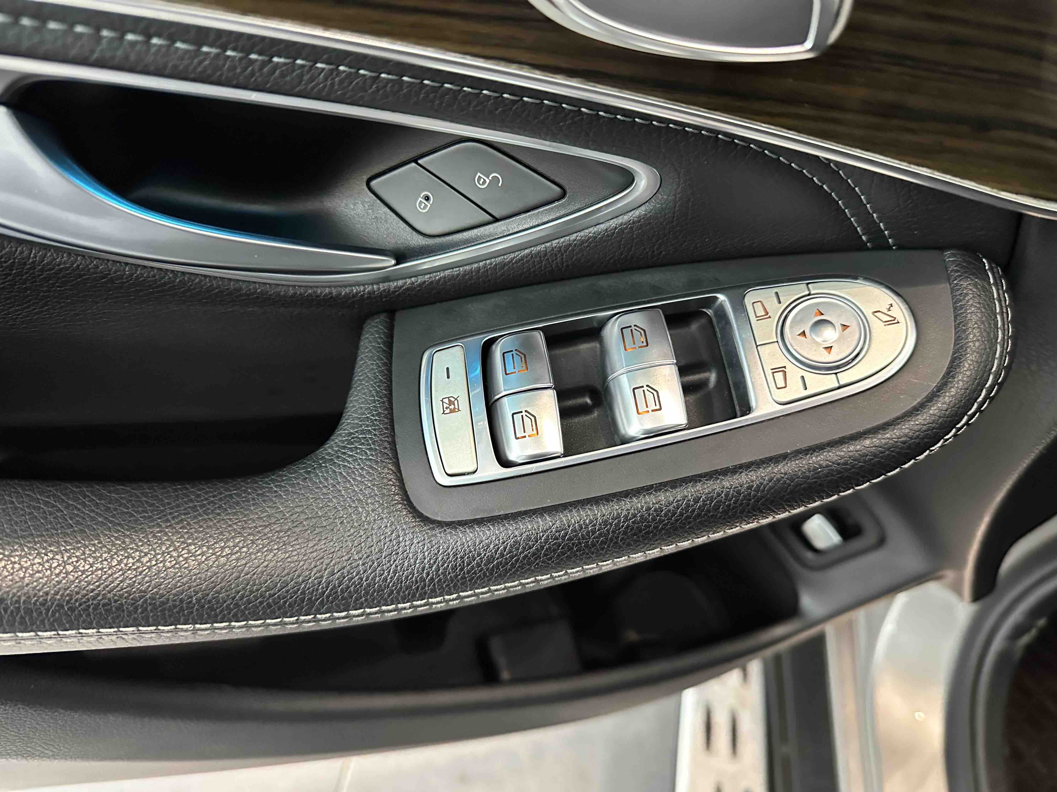 奔驰 奔驰GLC 2018 汽车图片 #23