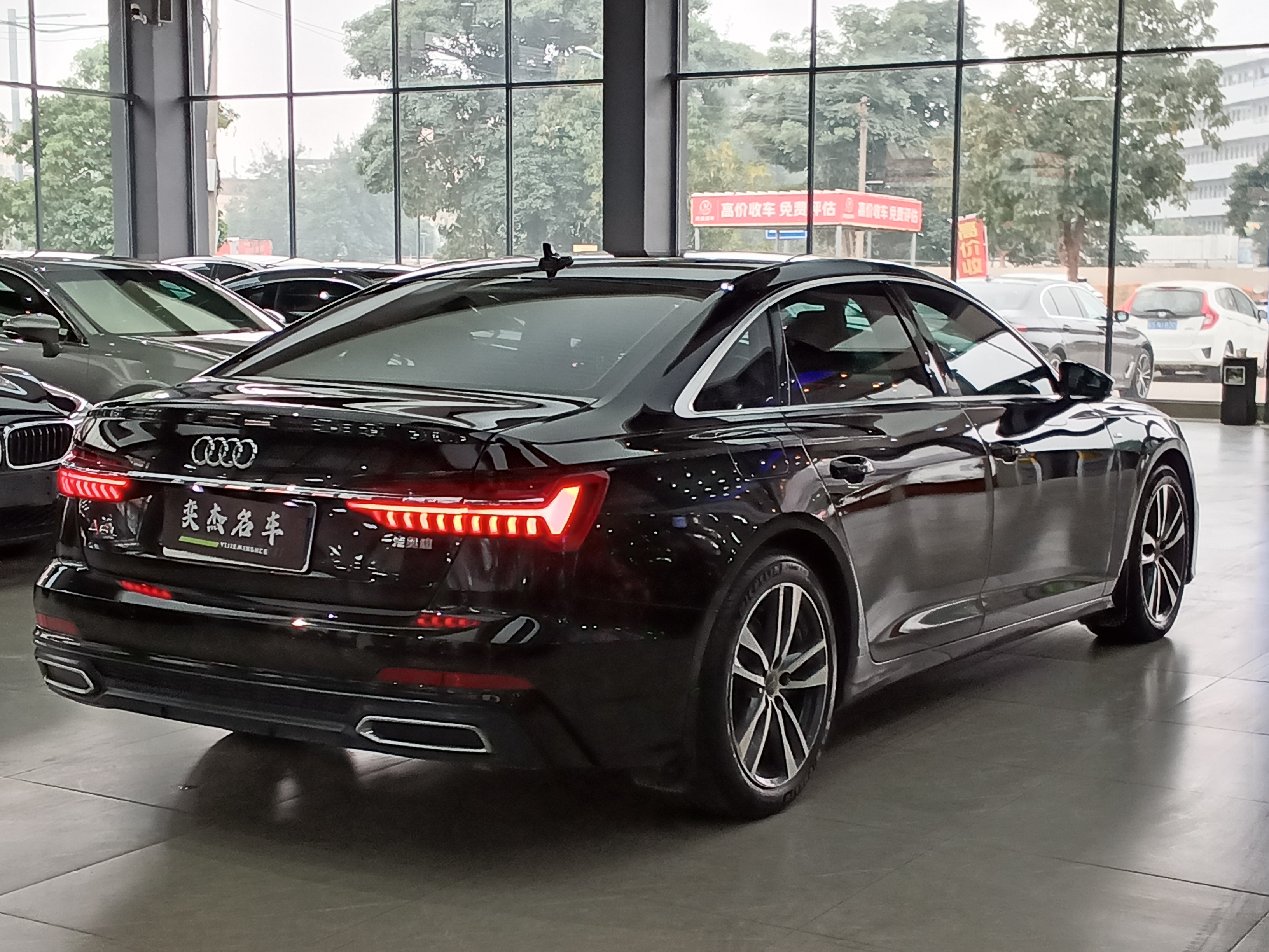 2020 car image #23