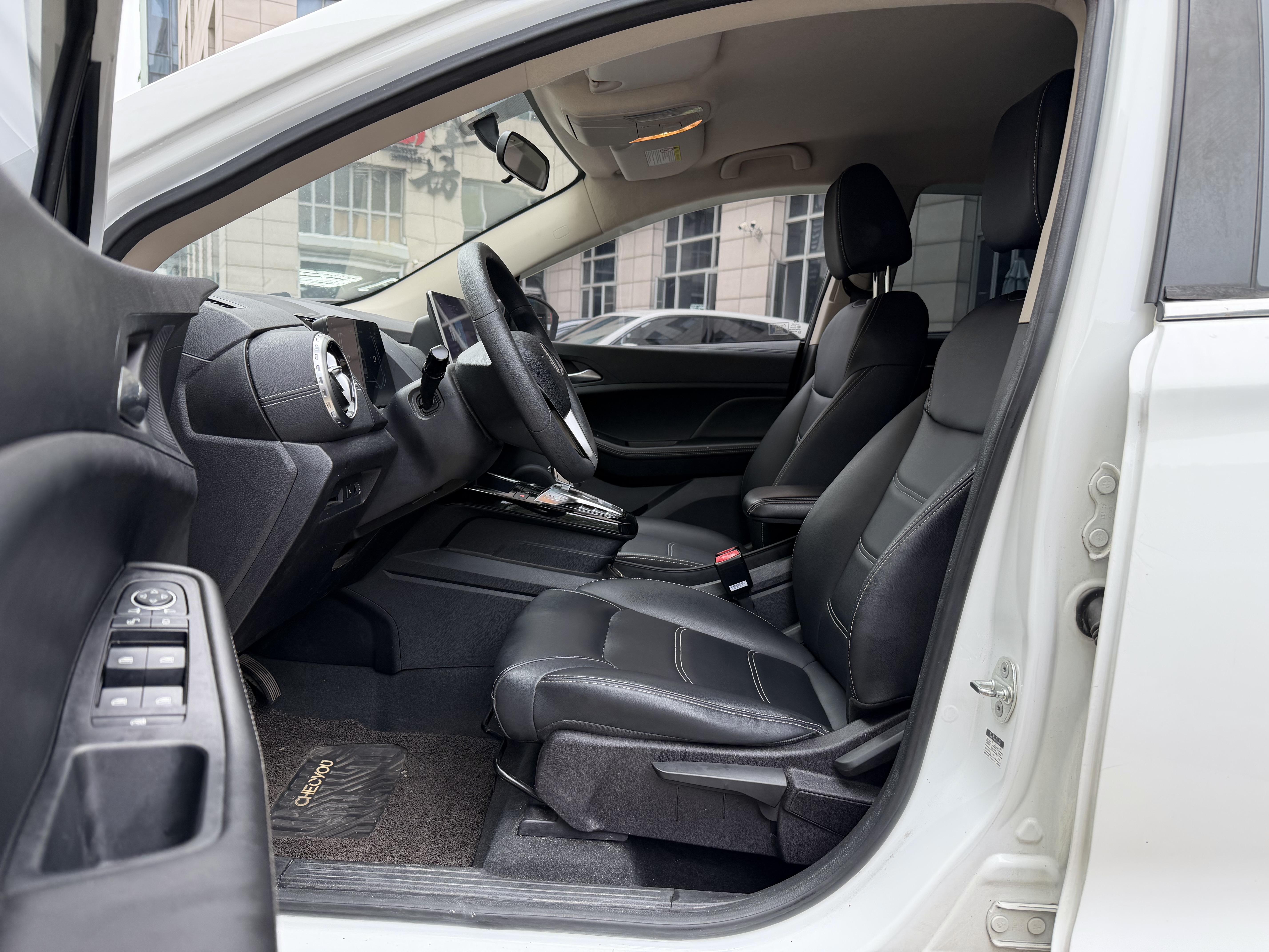 BYD Yuan New Energy 2019 car image #23