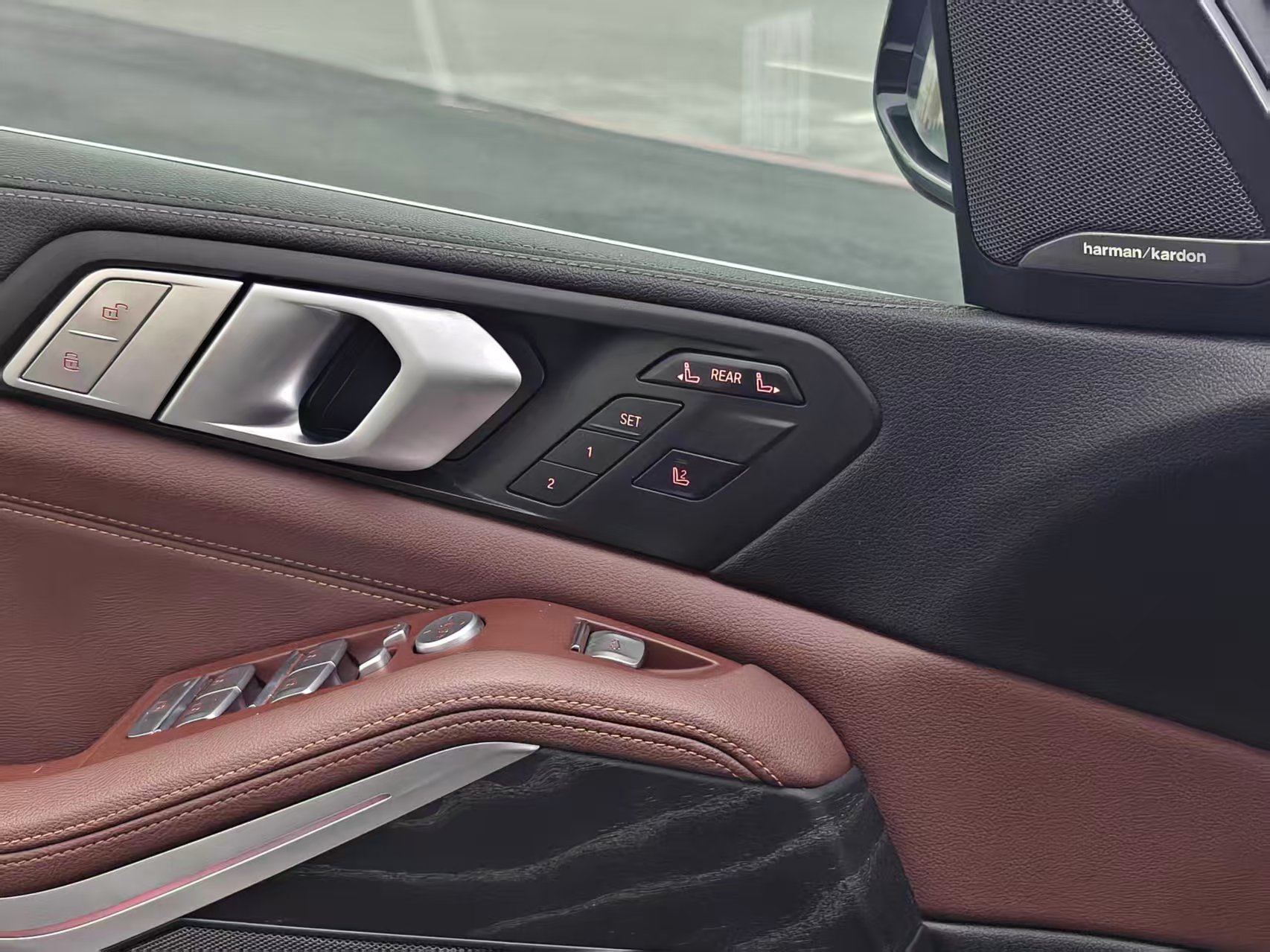 BMW X7 M60i 2019 car image #23