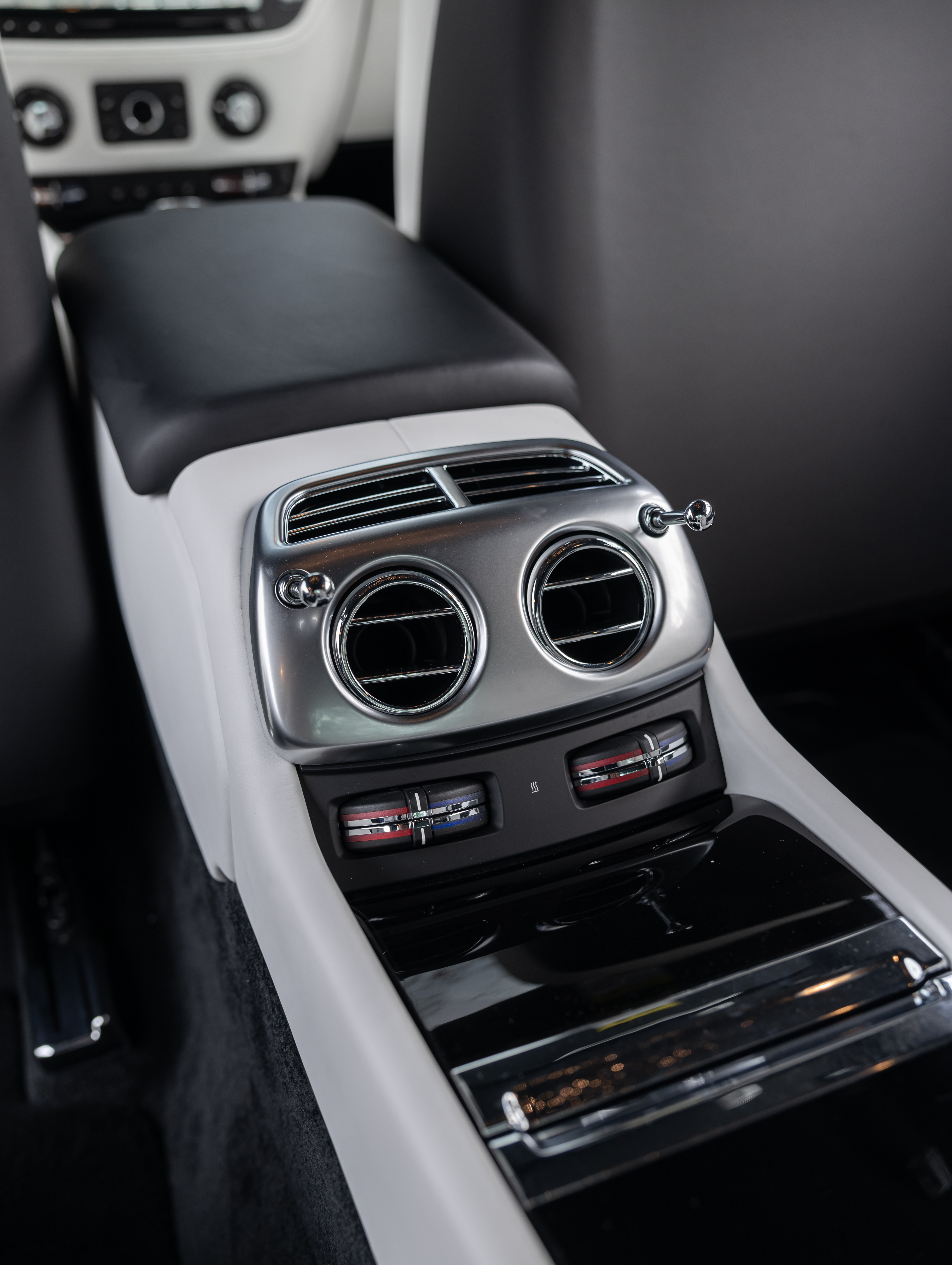 劳斯莱斯 魅影 2024 汽车图片 #23