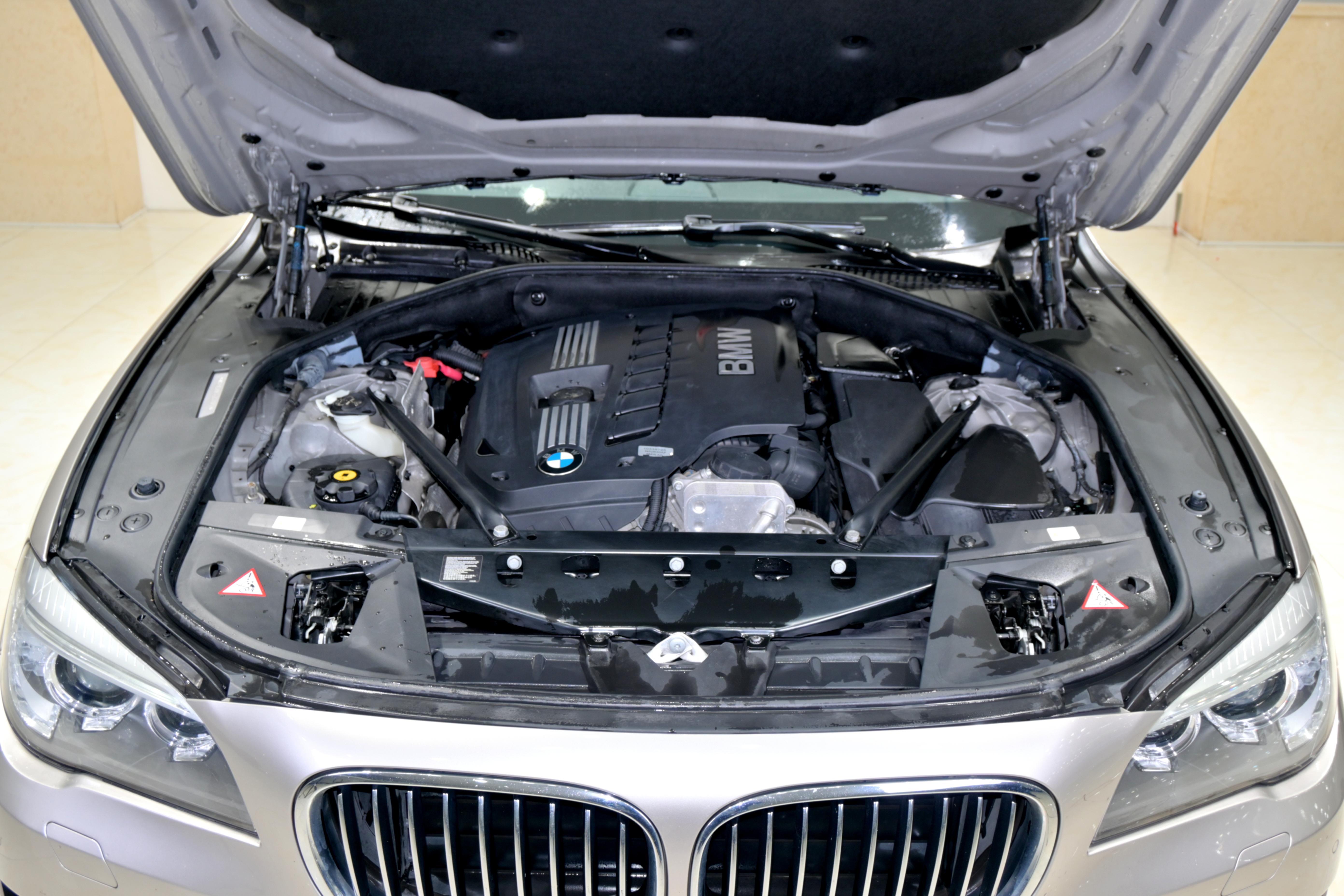 BMW 7 Series 2014 #23 BMW 7 Series 2014 car image #23