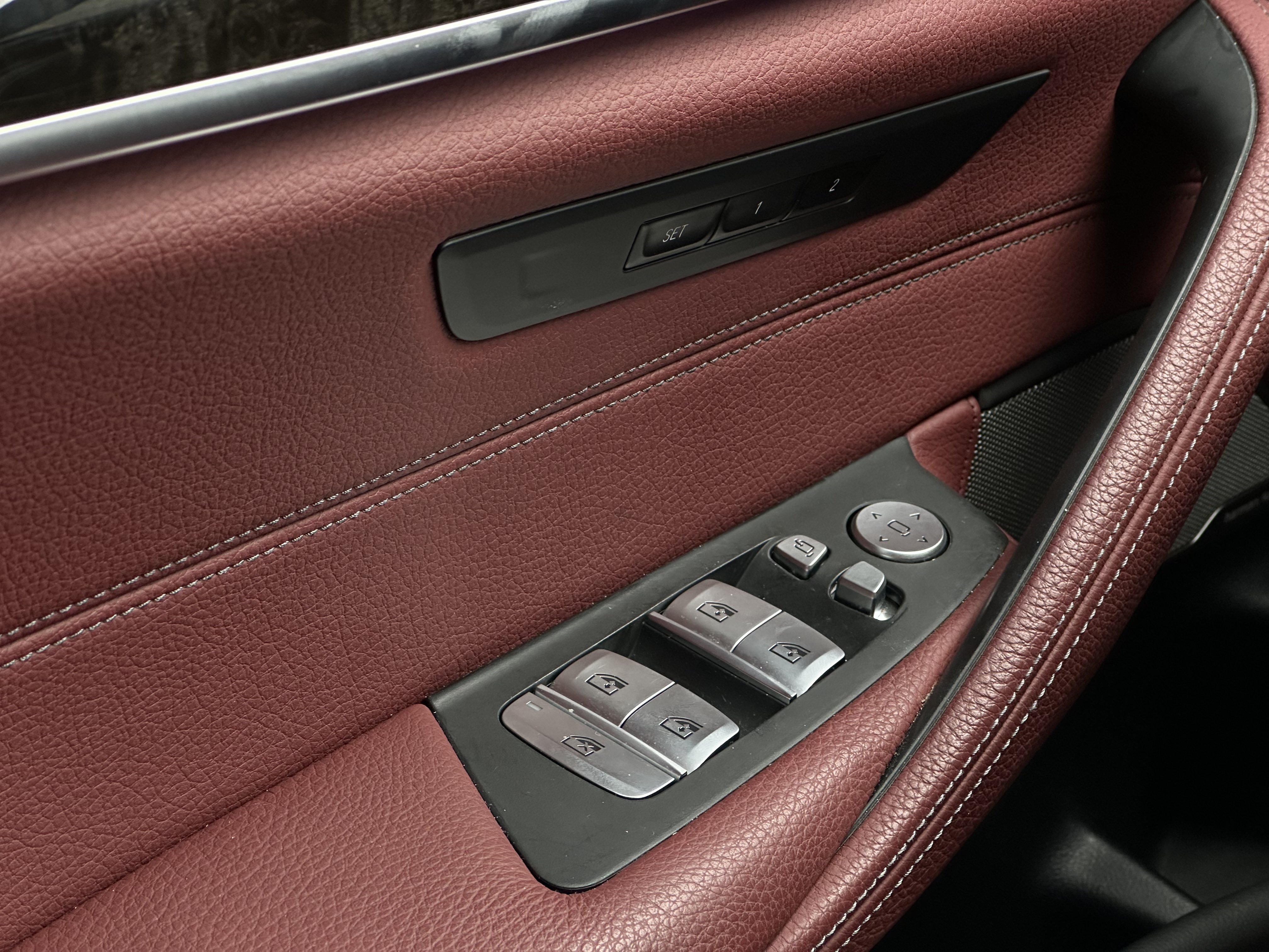 BMW 5 Series 2020 immagine di auto #23